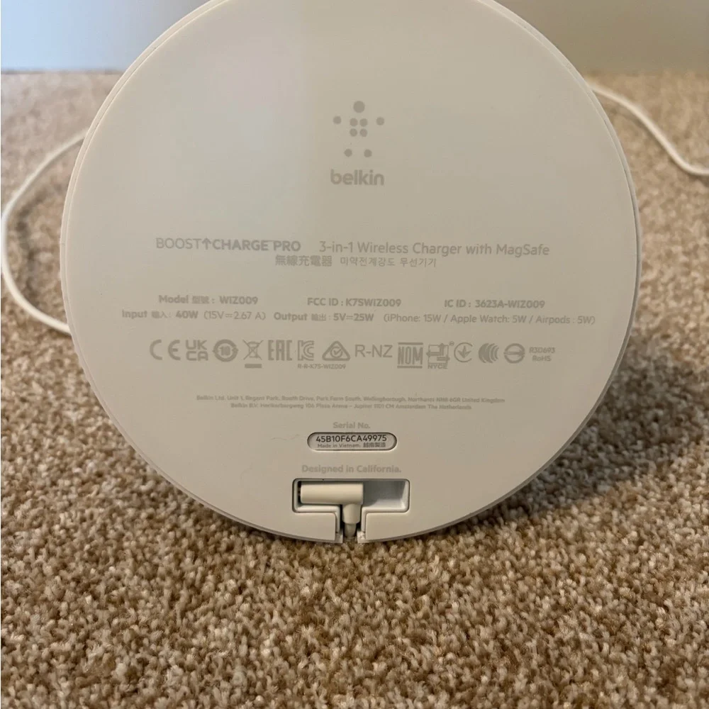 Belkin 3-in-1 Wireless Charging Stand